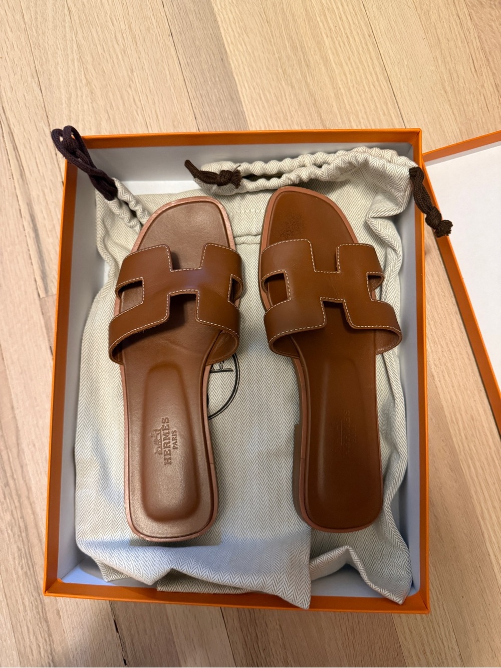 Hermes Oran Sandal - Gold - 35.5 - Picture 4 of 5